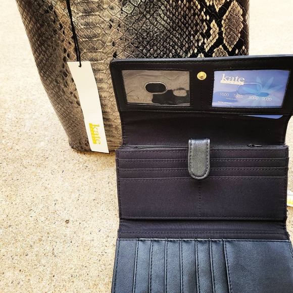 Kate landry set - Picture 3 of 3